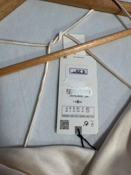 Rochie mini satinata slip dress cu spatele gol Zara mărimea S