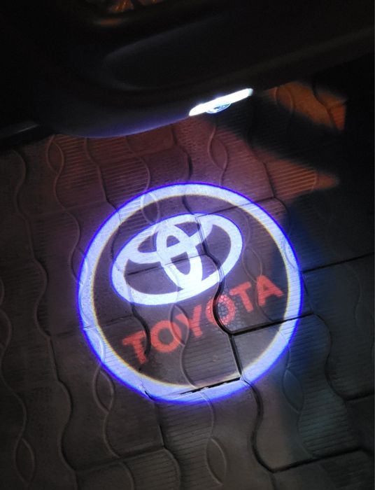 Подсветка двери на Toyota
