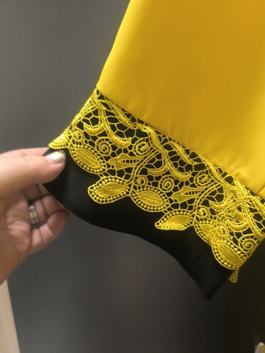 Рокля р-р 46 жълто и черно