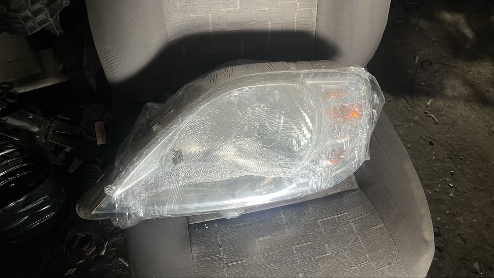 Оригинальные фары ларгус