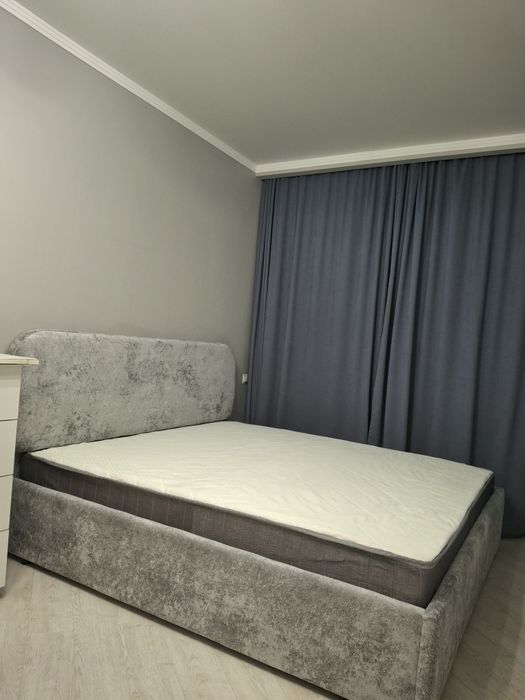 Кровать  мягкая  ...