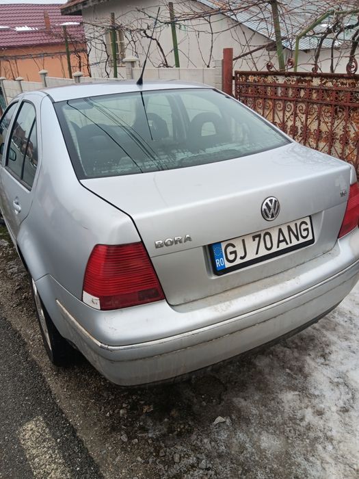 Volkswagen Bora 1.6 benzina.