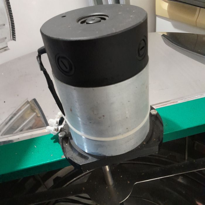 Центрофуга за мед