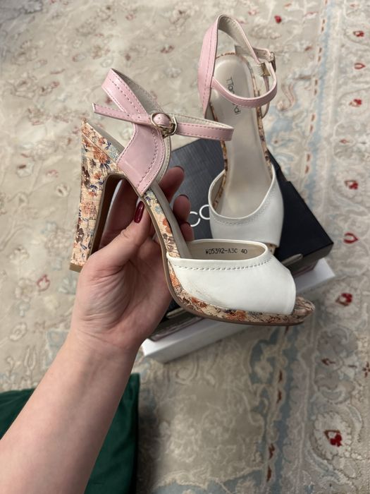 Босоножки 40 размер, новые