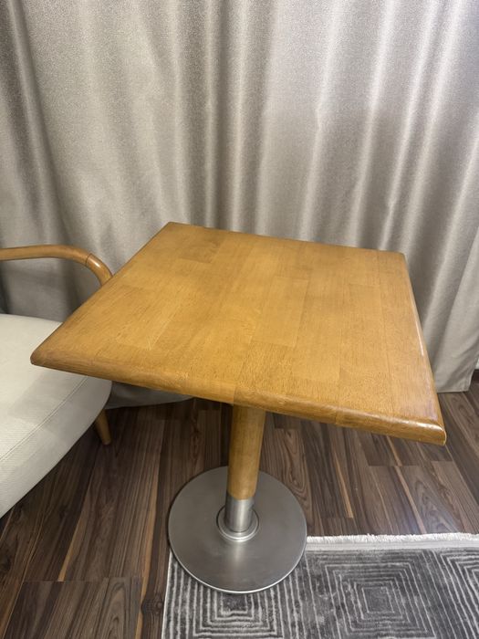 стол для дома или для бизнеса