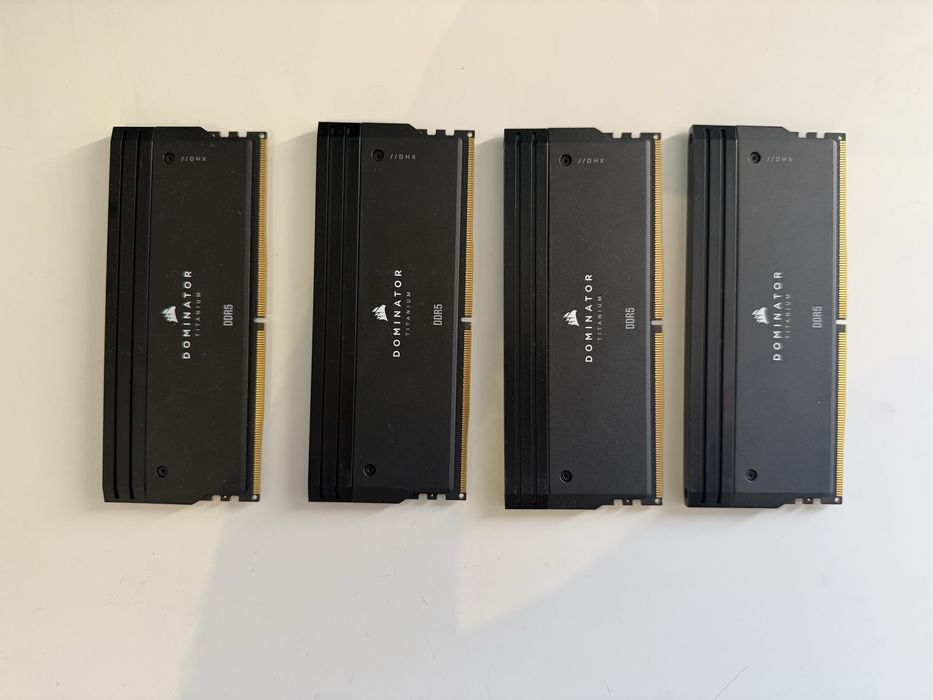 48GB Corsair Dominator Titanium RGB 2x24GB 6000MHz