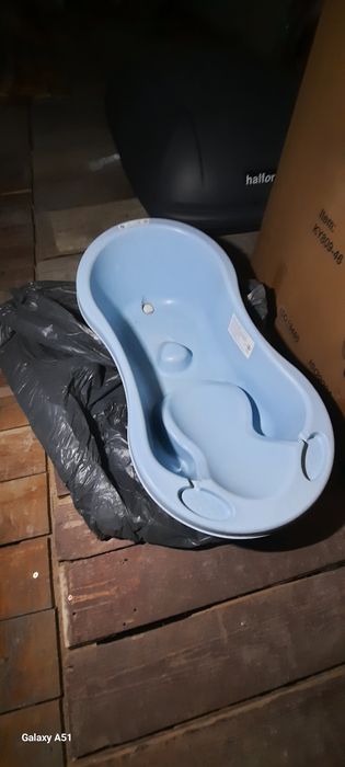 Cadita bebe cu antialunecare