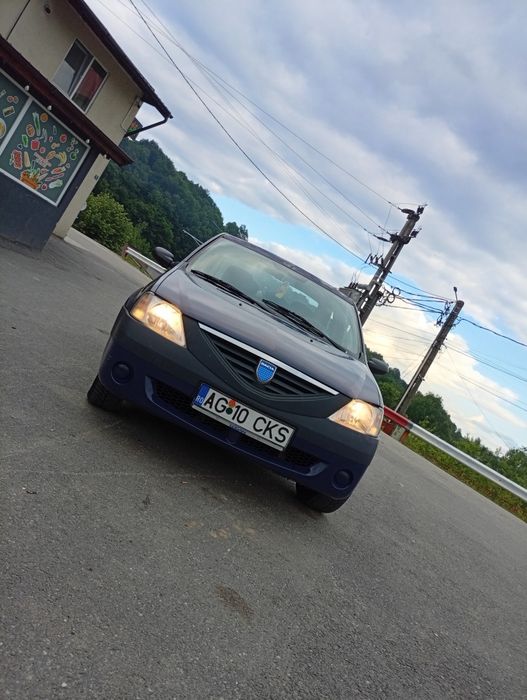 Vând Dacia Logan 16.clasic servo direcție gemuri electrice distribuție schimbată uleiul schimbat cauciucuri iarna vara jante aliaj