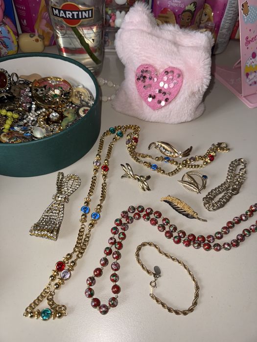 Сотуар Англия и др винтажная бижутерия