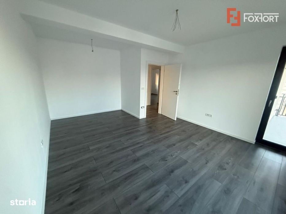 Duplex 5 camere 124 mp utili, despartit prin carport, Chisoda