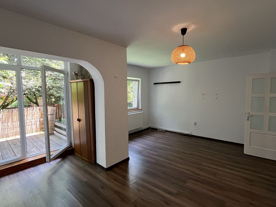 Apartament ulztracentral 2 camere, decomandata, cu beci