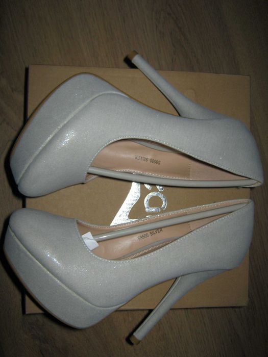 Дамски високи обувки