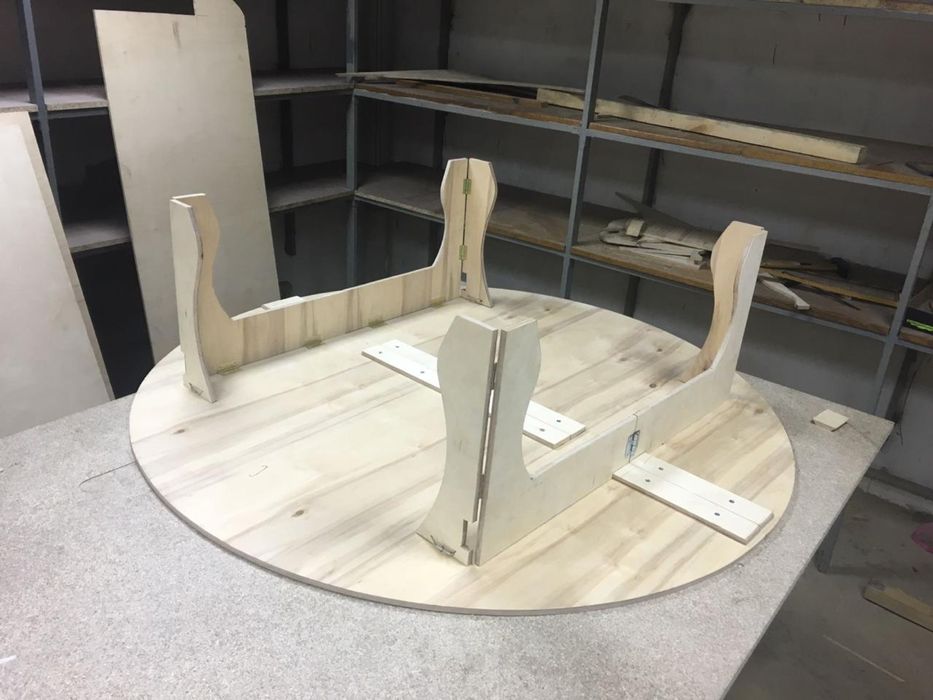 Круглый стол трансформер