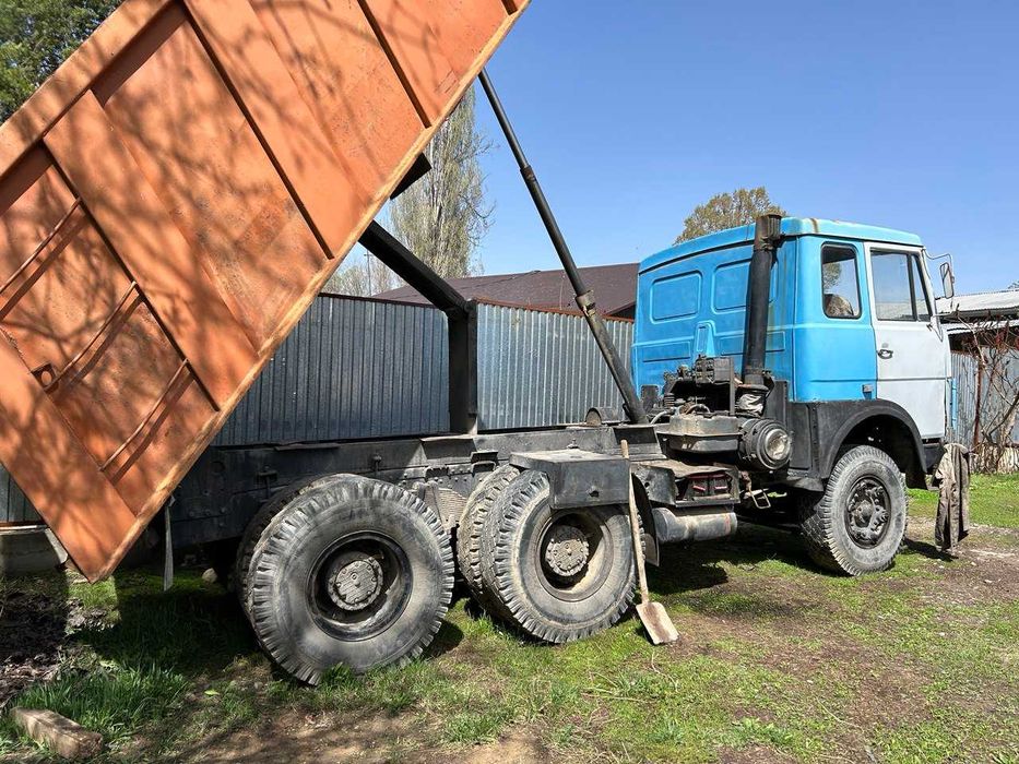 Самосвал МАЗ 5516