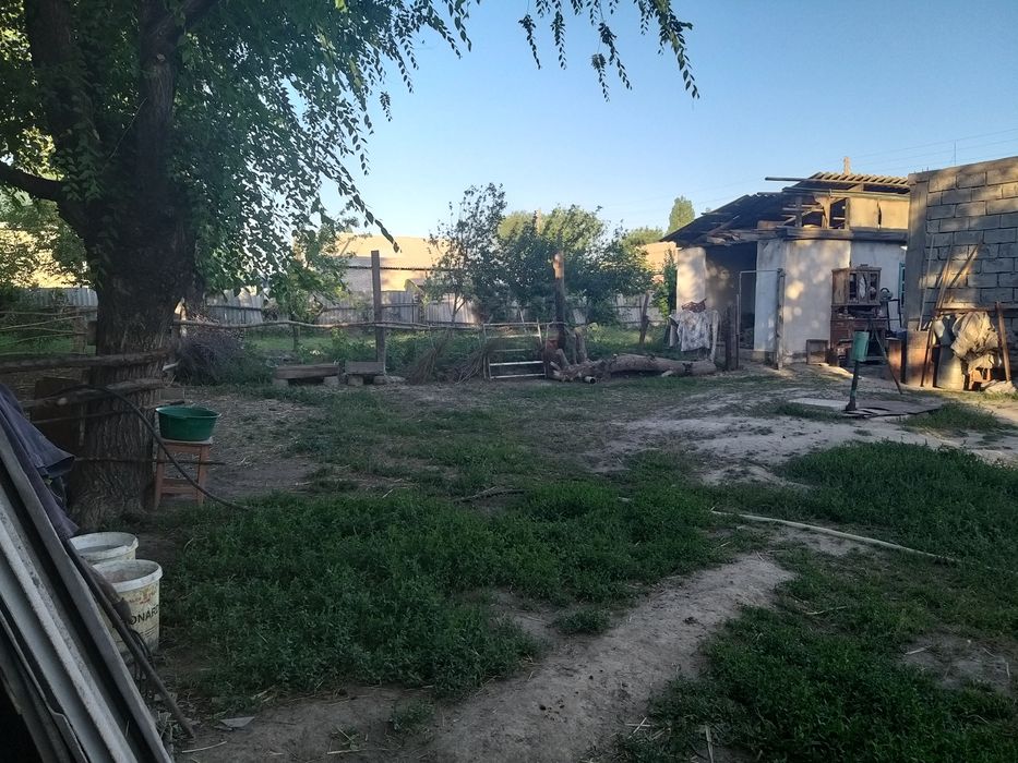 Продам участок с недостроенным домом