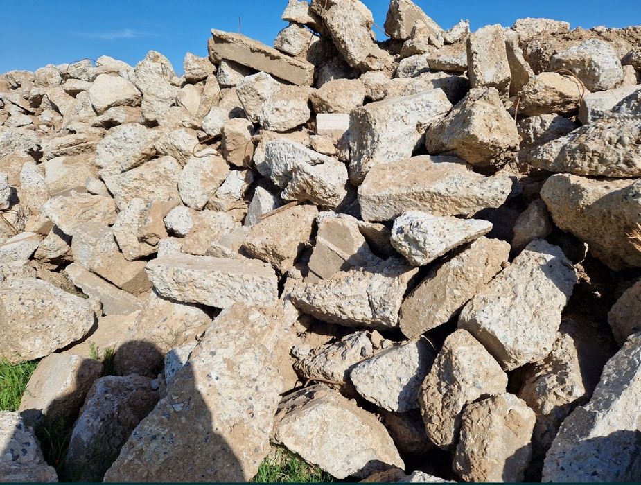 Блужник, Тас, Бетон