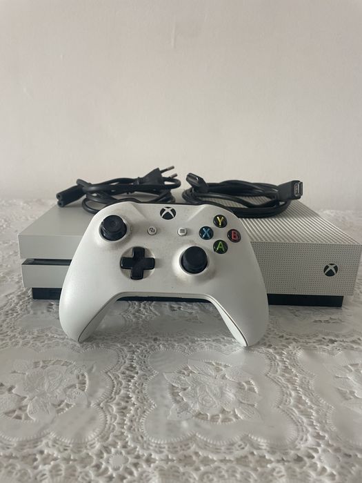 Продам Xbox one s 1 tb