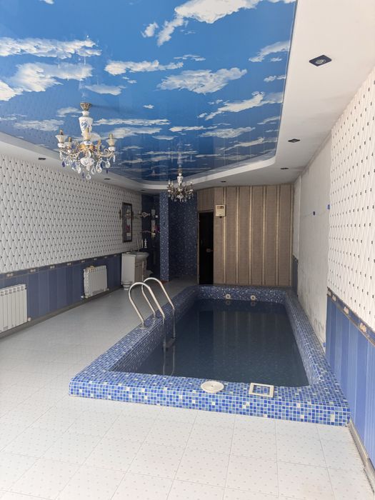 Частная баня с бассеином и зоной барбекю