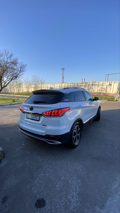 Elektromobil sotiladi