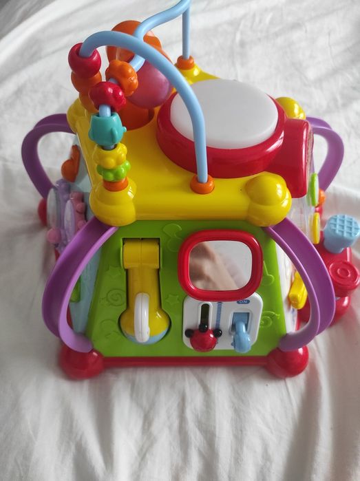 Супер куб с 15 динамични дейности, музикална играчка