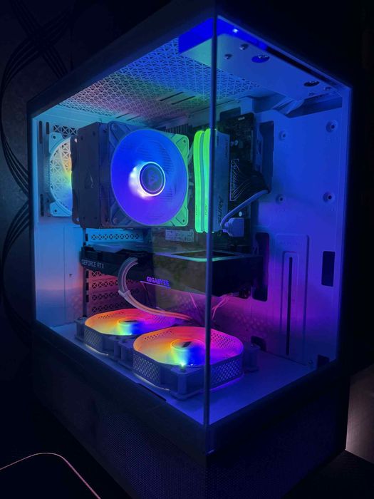 Геймърски сетъп плюс бюро, стол, монитор,мишка, клавиатура,мауспад