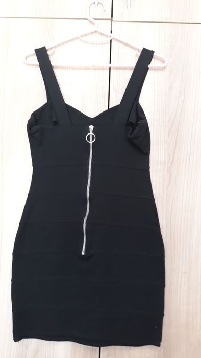 Малка черна рокля