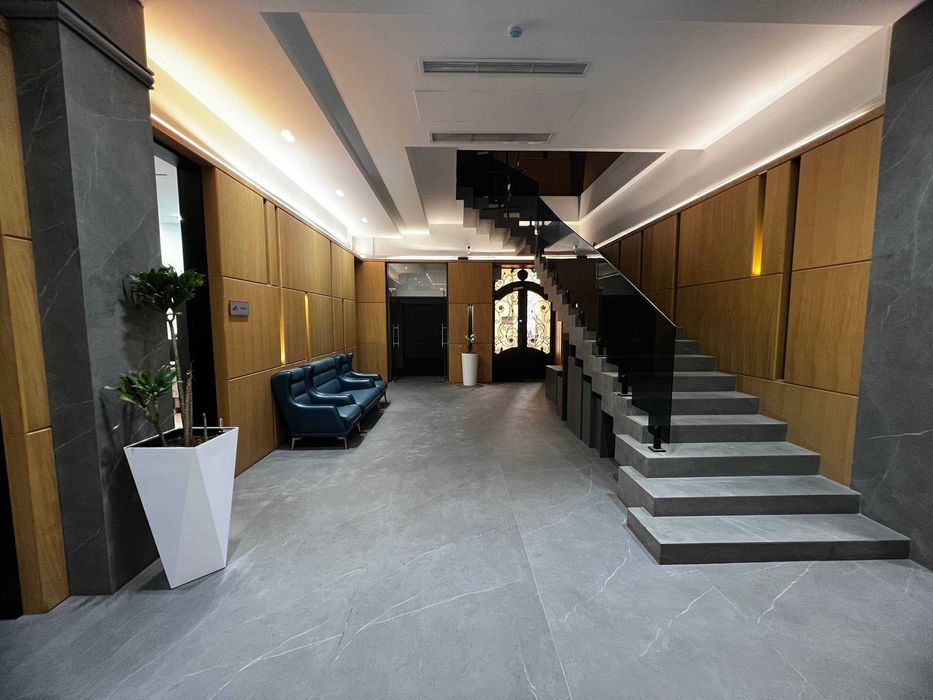 Современный офис с санузлами в каждом кабинете — 334 м² по 19$/м² (55)