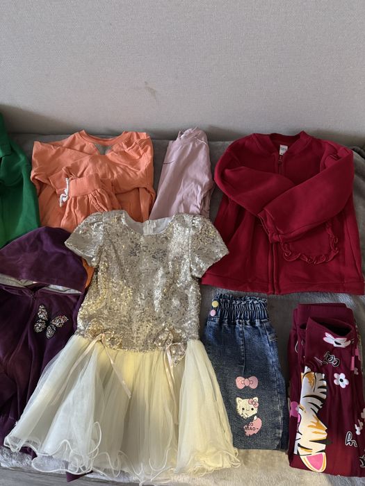 Отдам в дар вещи на девочку 4-5 лет