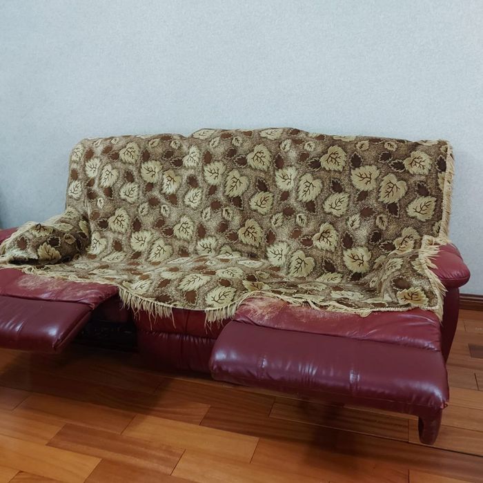 Продам диван кресла и стульчики