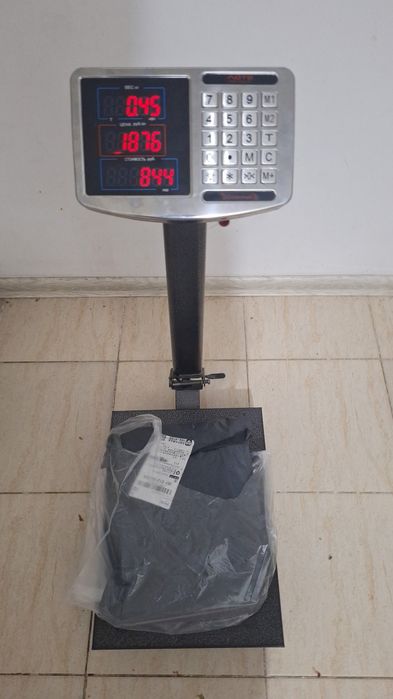 Продам весы в хорошем состоянии