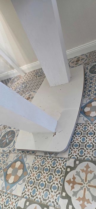 Кухонный стол с стульями