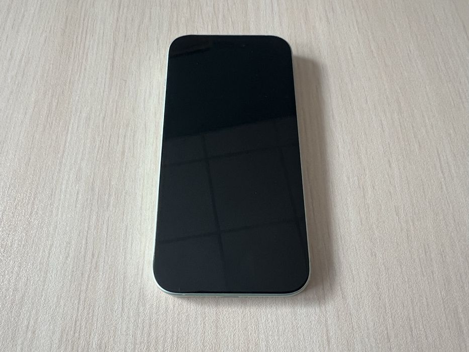 Продавам Apple iPhone 15 128GB