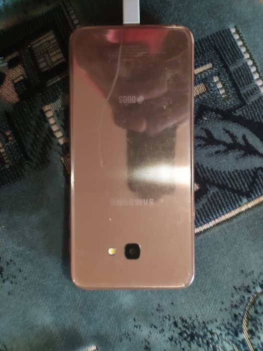 Vând 10 telefoane funcționale și ne funcționale