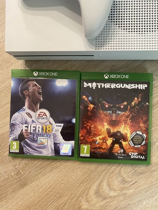 X Box one S в идеальном состоянии