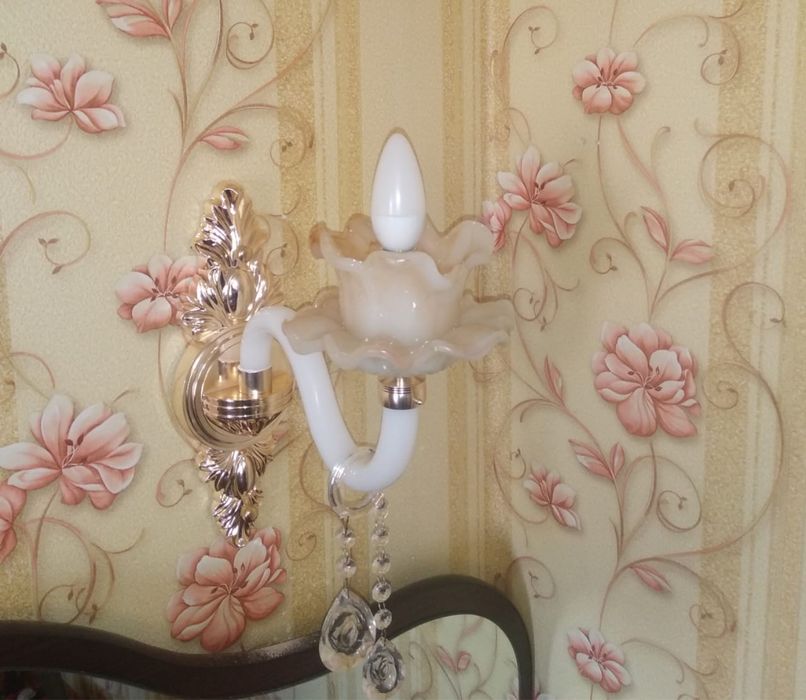 Продам настенный светильник