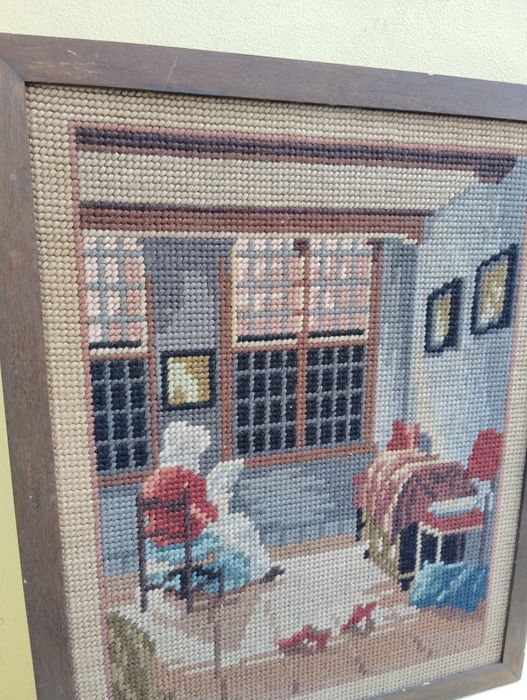 Бродерия с дървена рамка