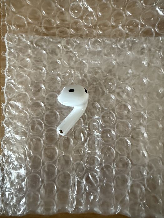 airpod 4 cu noise cancelling