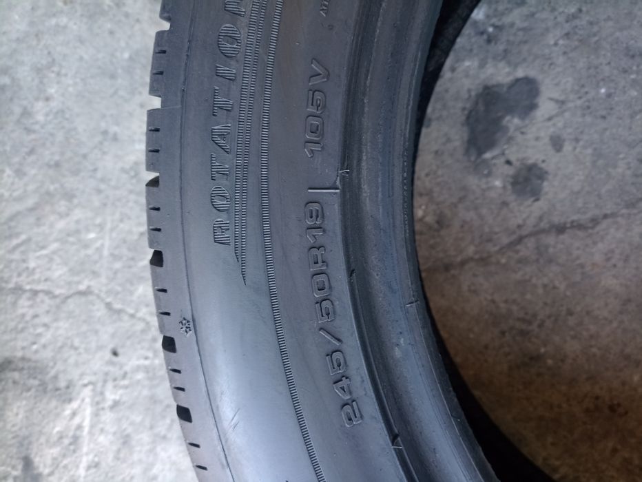 2 anvelope de iarna Dunlop 245/50 R19 dot 3622
