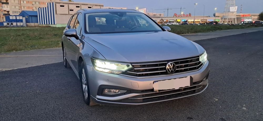 Volkswagen Passat 2 Litri, AUTOMAT, LED, Navi, Camera, Km Reali, Stare EXCELENTA