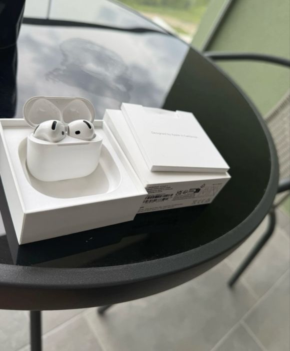 Apple AirPods 4