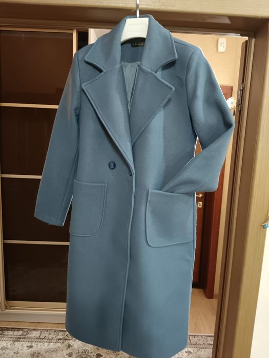 Продается демисезонное пальто