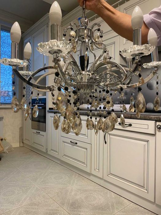 Люстра 8 рожковая