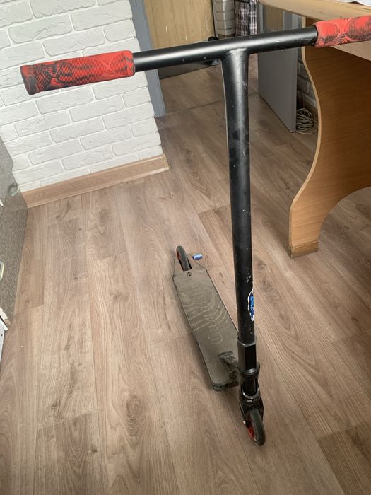 Продаю самокат трюковой