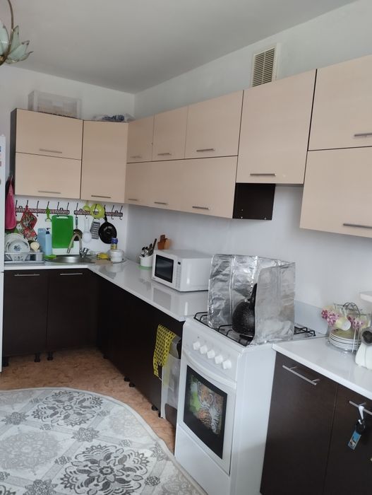 Девушку на подселение