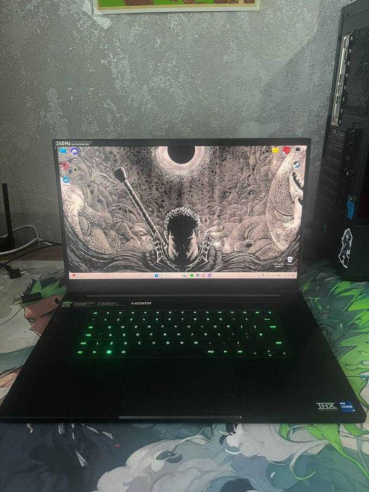 Razer Blade 17.3" (Intel i7-12800H/16GB/1TB SSD/RTX 3060) & Charger