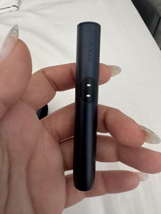 Vand Iqos ILUMA I folosit o singura data
