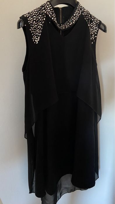 Черное платье