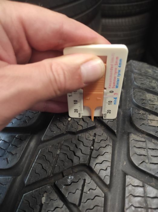 215/60/16 Dunlop/Pirelli