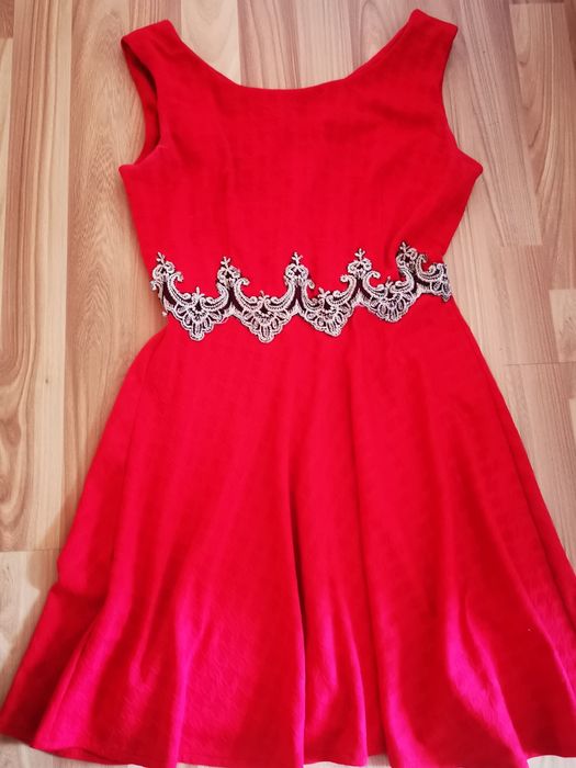 Rochita rosie marimea M