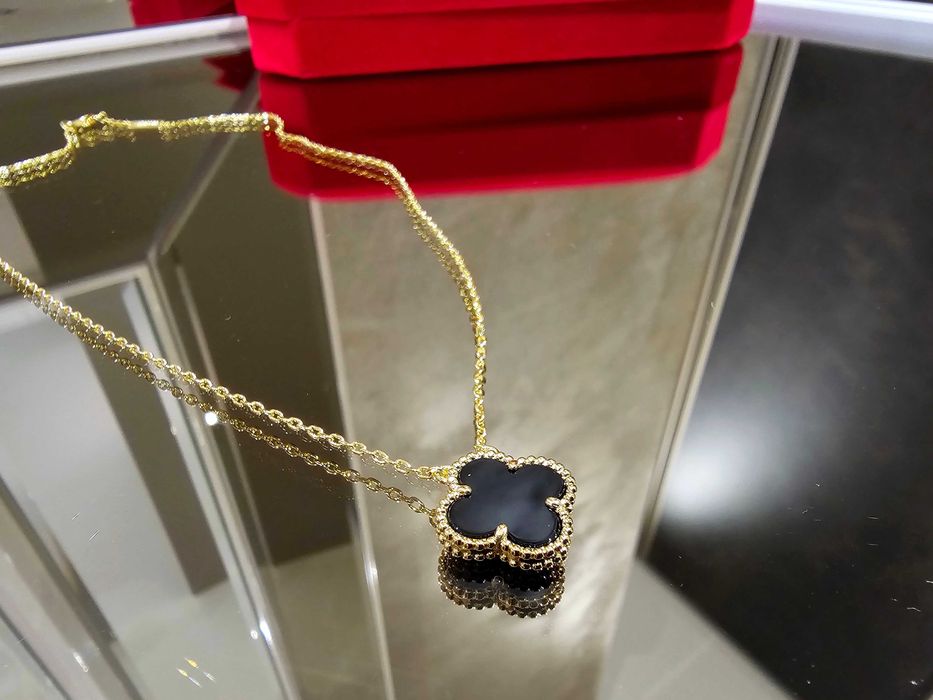 Van Cleef & Arpels VCA Gold Black Alhambra 1 Motif Clover Дамско Колие